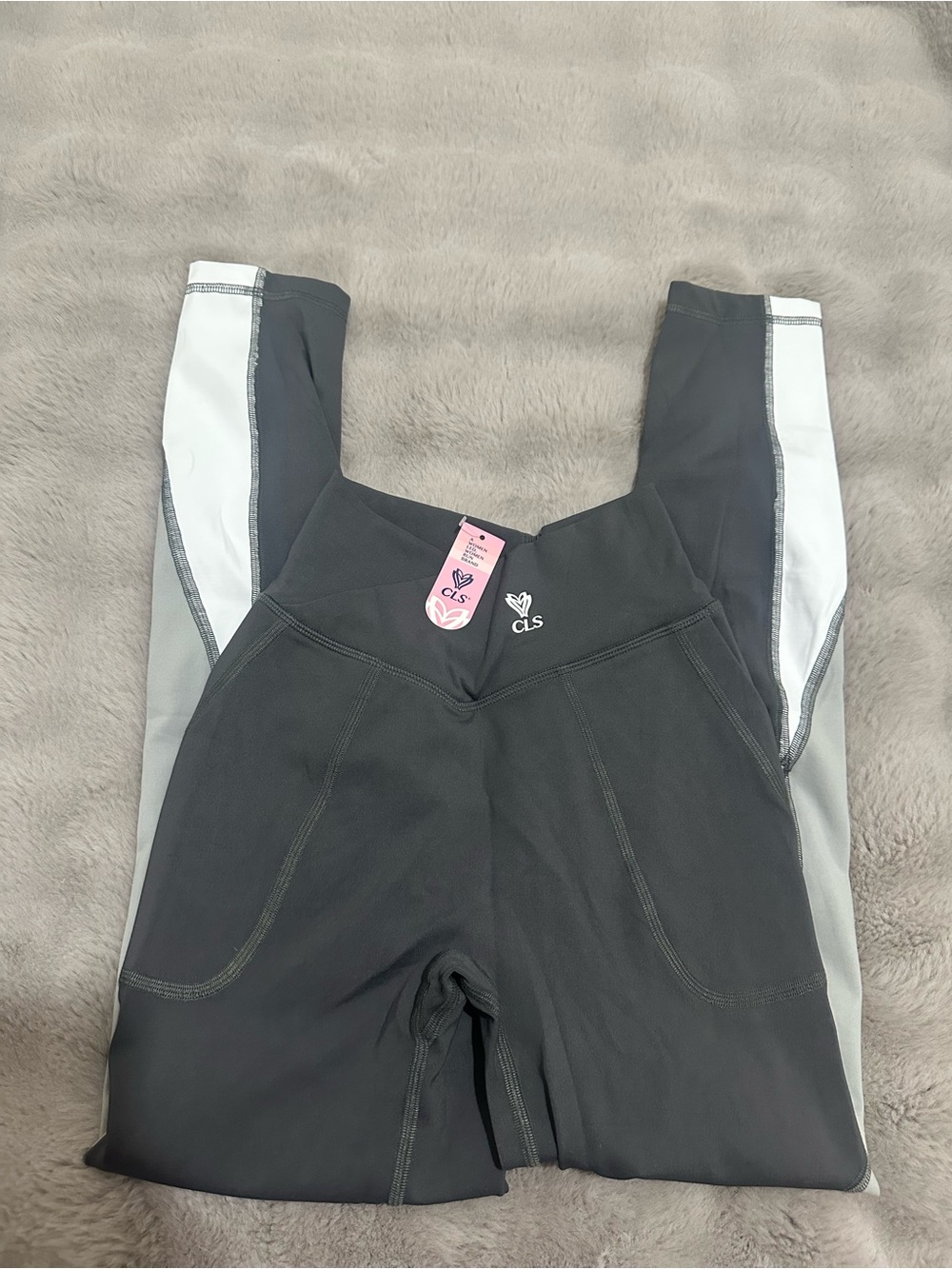 NWT CLS V-Waist Scrunch Jogger XS